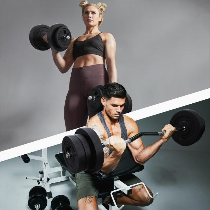 Uomo e donna che si allenano con manubri e bilanciere Gorilla Sports per bodybuilding e fitness