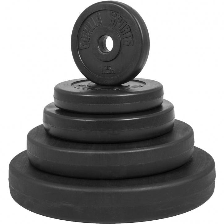Set dischi pesi neri Gorilla Sports per bodybuilding e fitness, impilati su sfondo bianco
