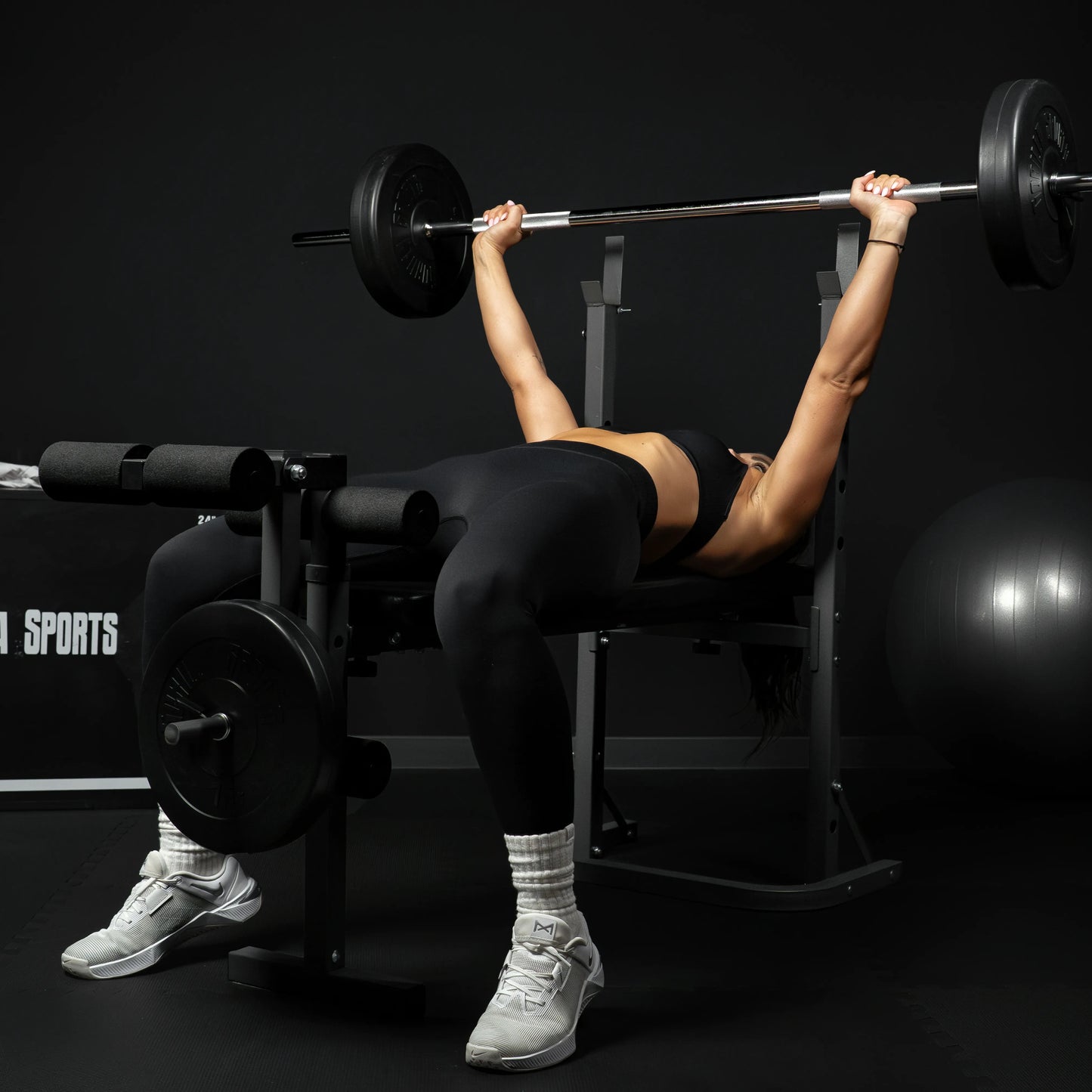Panca Inclinata Serie E con Rack e Leg Curl