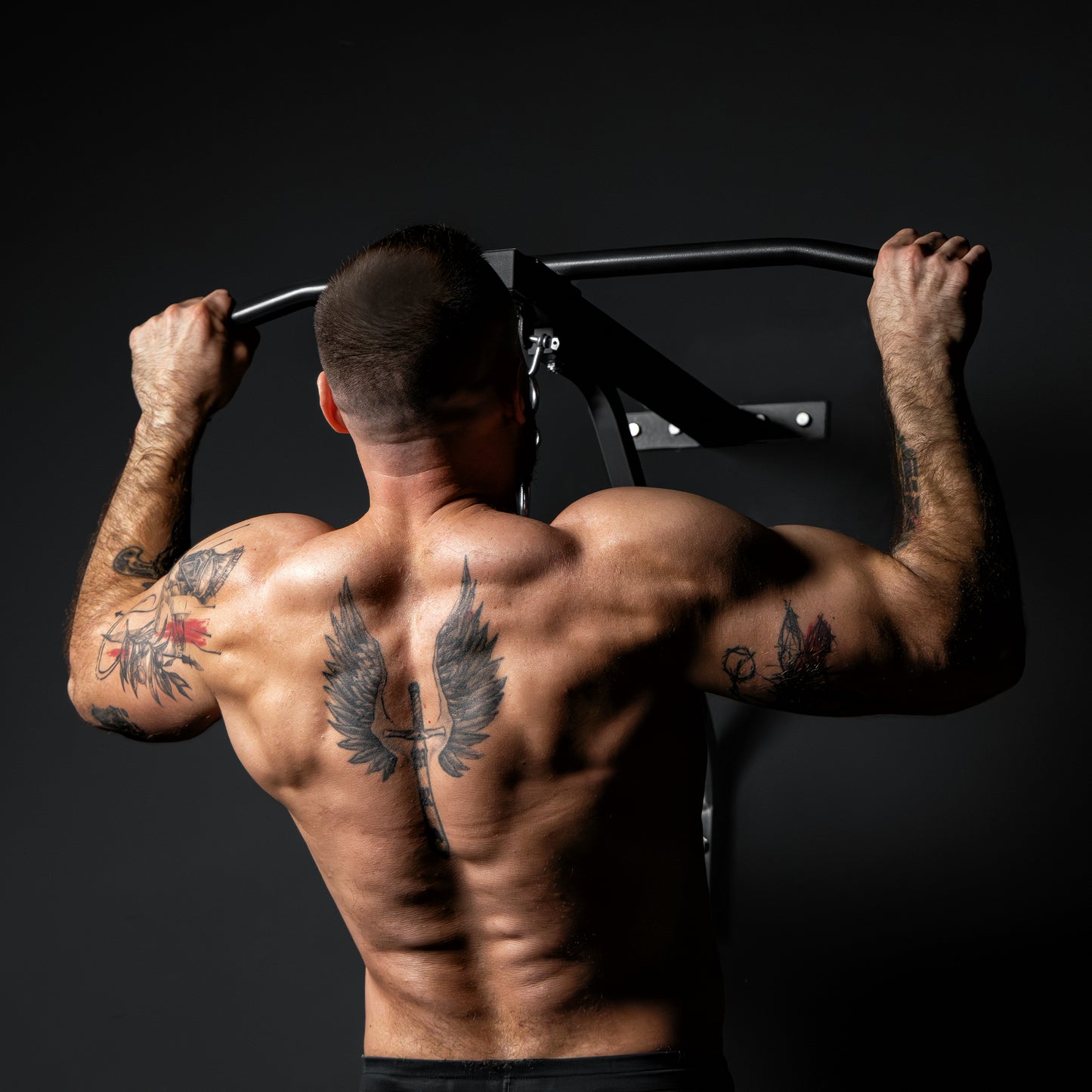 Sacco da Boxe E-Series con Supporto a Parete e Barra per Trazioni